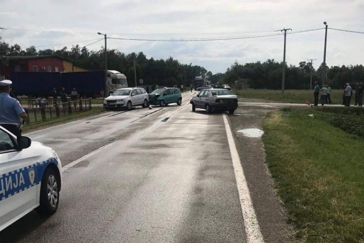 Troje povrijeđeno u sudaru četiri vozila kod Banje Luke