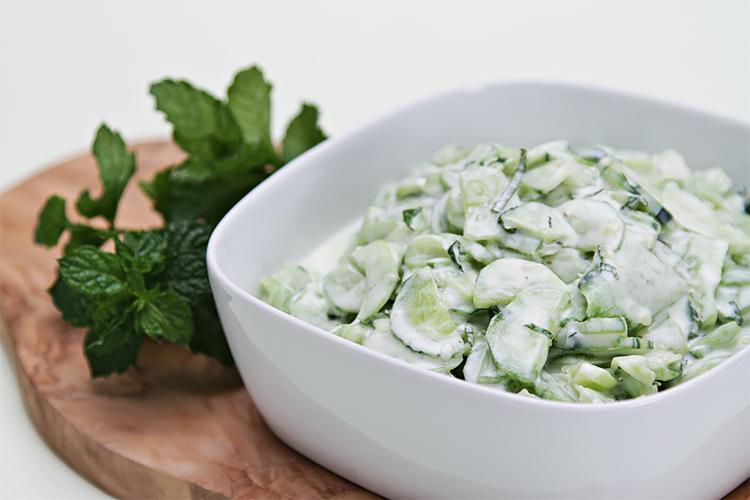 Uz današnji ručak: Salata od krastavaca i jogurta