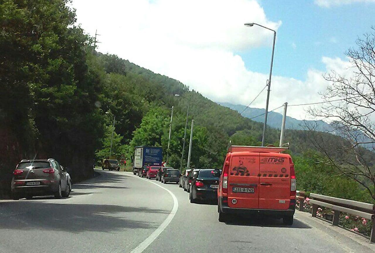 Na magistralnom putu Konjic - Jablanica vozi se jednom saobraćajnom trakom