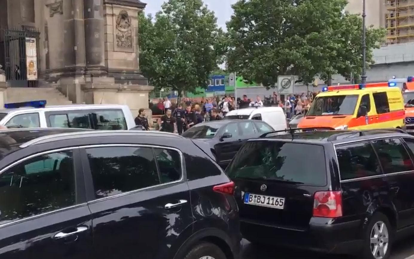 Pucnjava u centru Berlina: Policajac upucao muškarca u katedrali