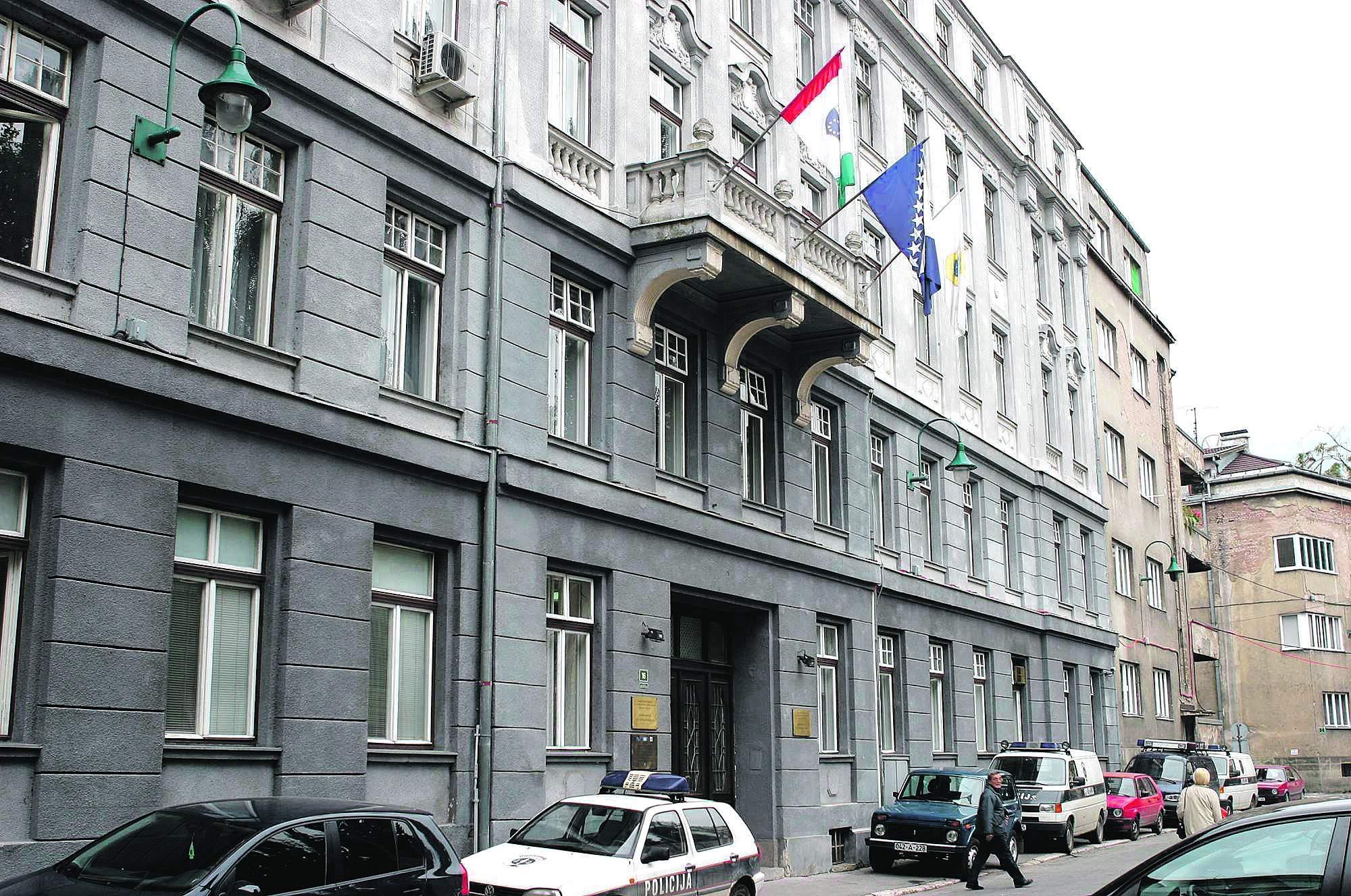 Akcija "Olimpija" u Sarajevu: Uhapšen diler, zaplijenjeni spid, marihuana i novac