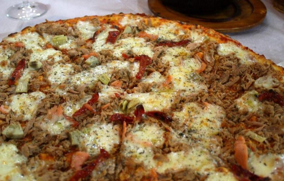 Klasik među pizzama: S tunjevinom