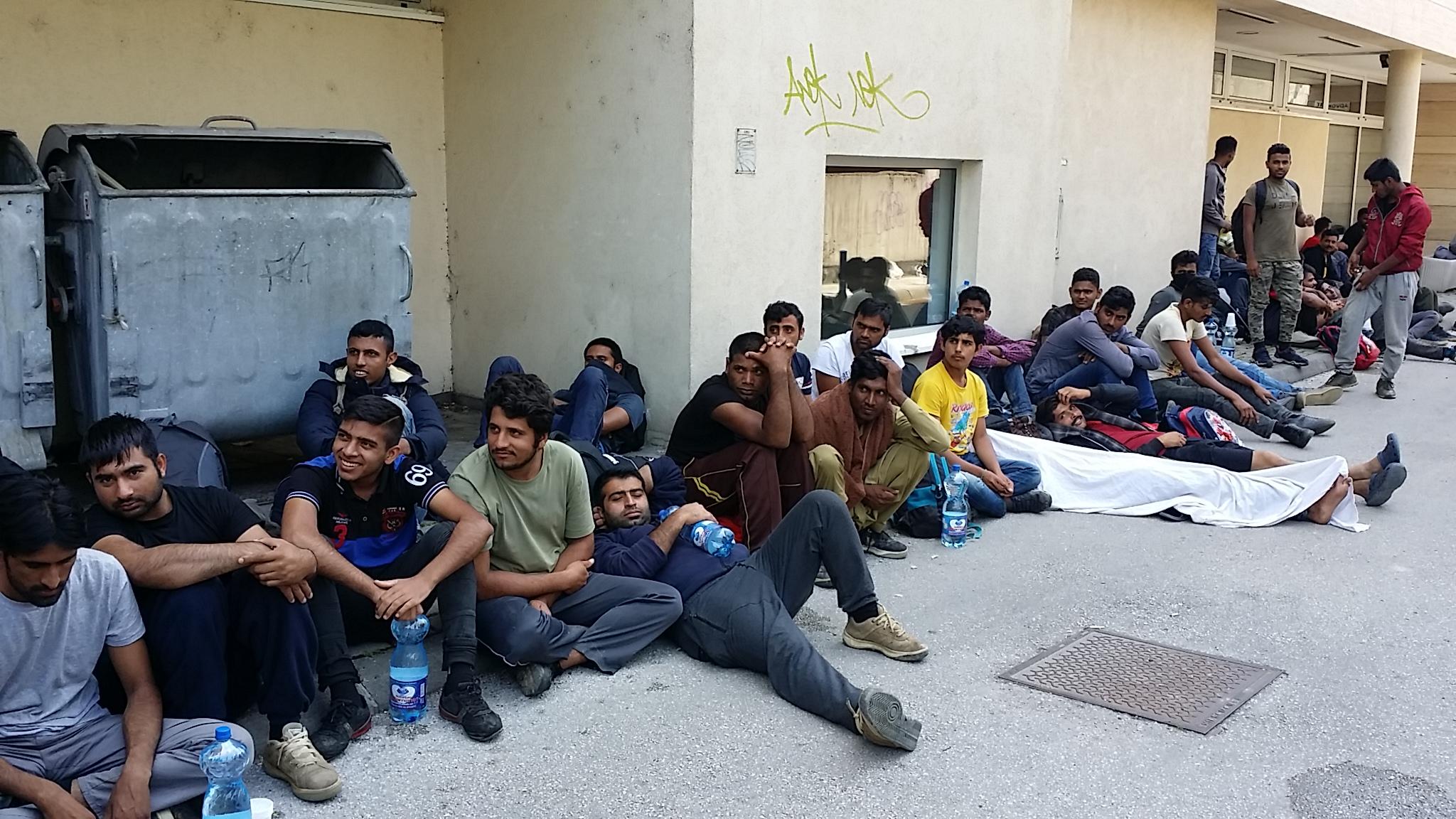 Grupa od 121 migranta u pratnji policije stigla u Tuzlu