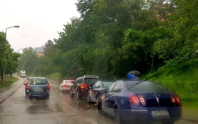 Saobraćajna nesreća u Zavidovićima: Sudarila se tri automobila