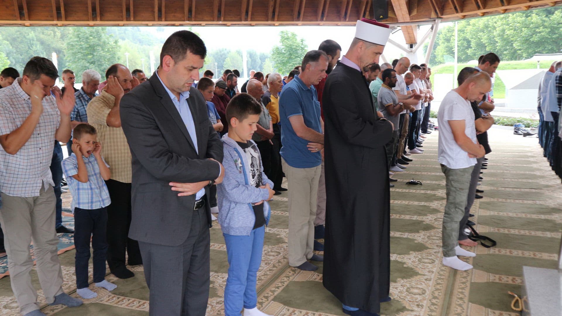 Klanjanjem džuma-namaza počela realizacija programa obilježavanja 23. godišnjice genocida nad Bošnjacima Srebrenice