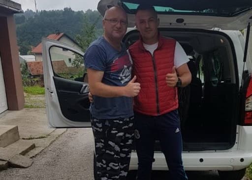 Viktor Ćatić i Samir Hajdarević krenuli biciklima na dženazu u Potočare