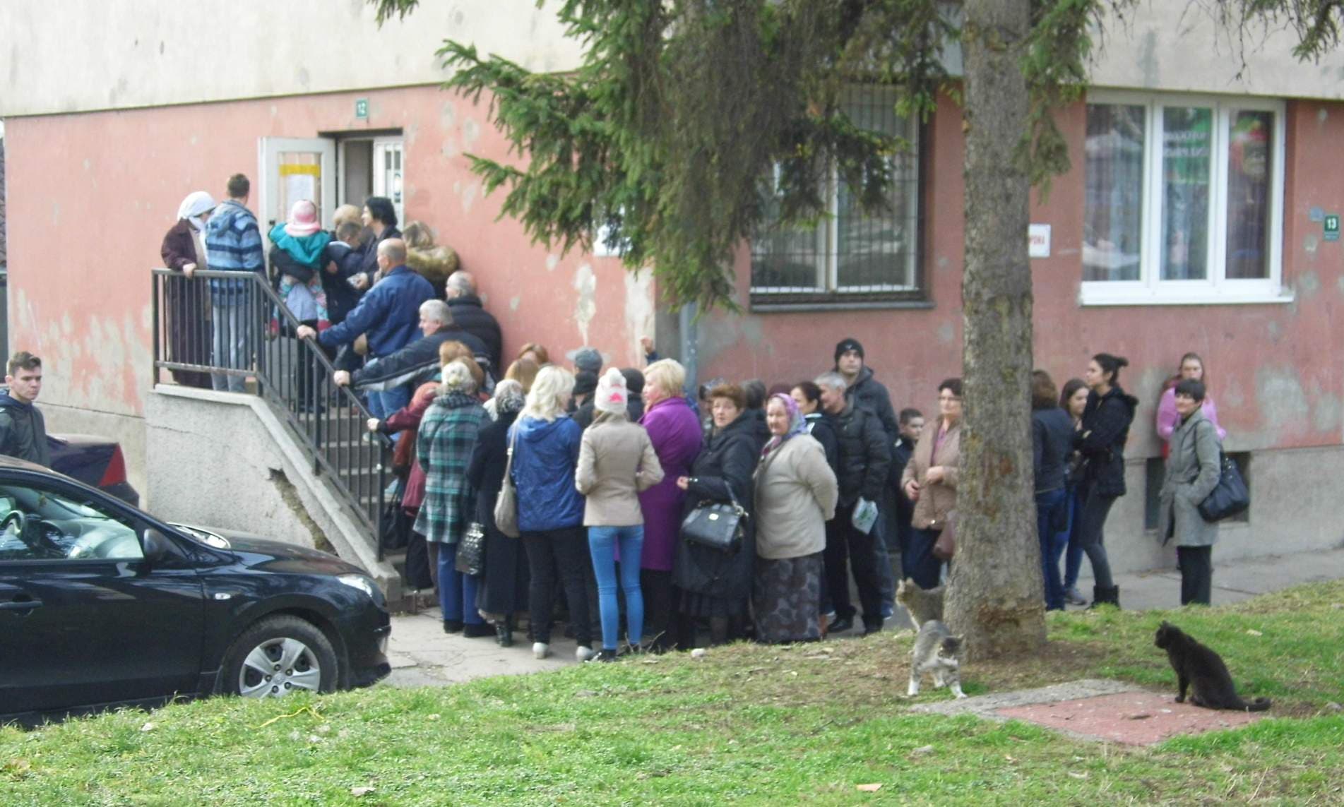 Penzioneri zbog nekoliko feninga izgubili pravo na besplatan kupon