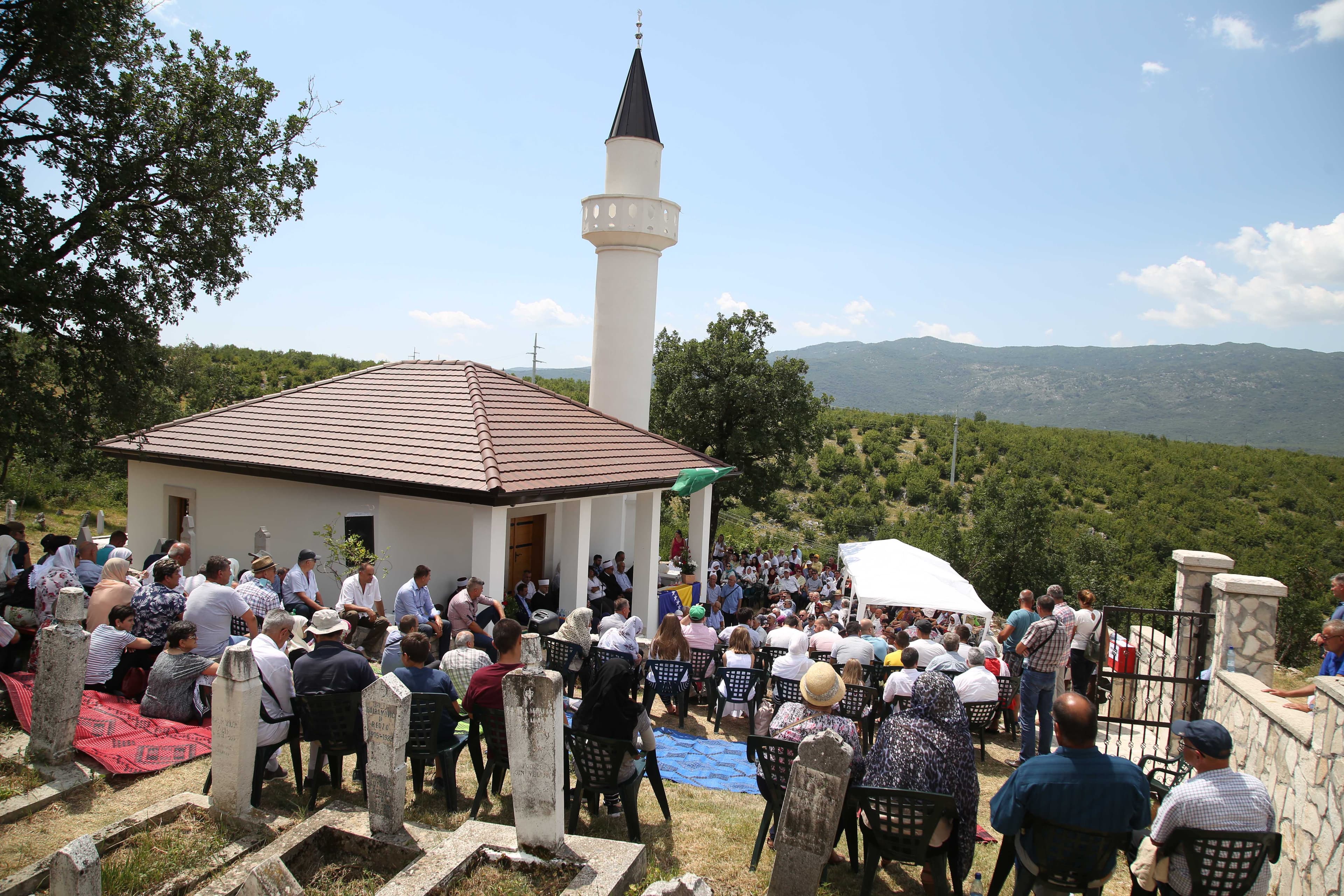 U Orahovicama pored Bileće svečano otvorena obnovljena Bajramovića džamija