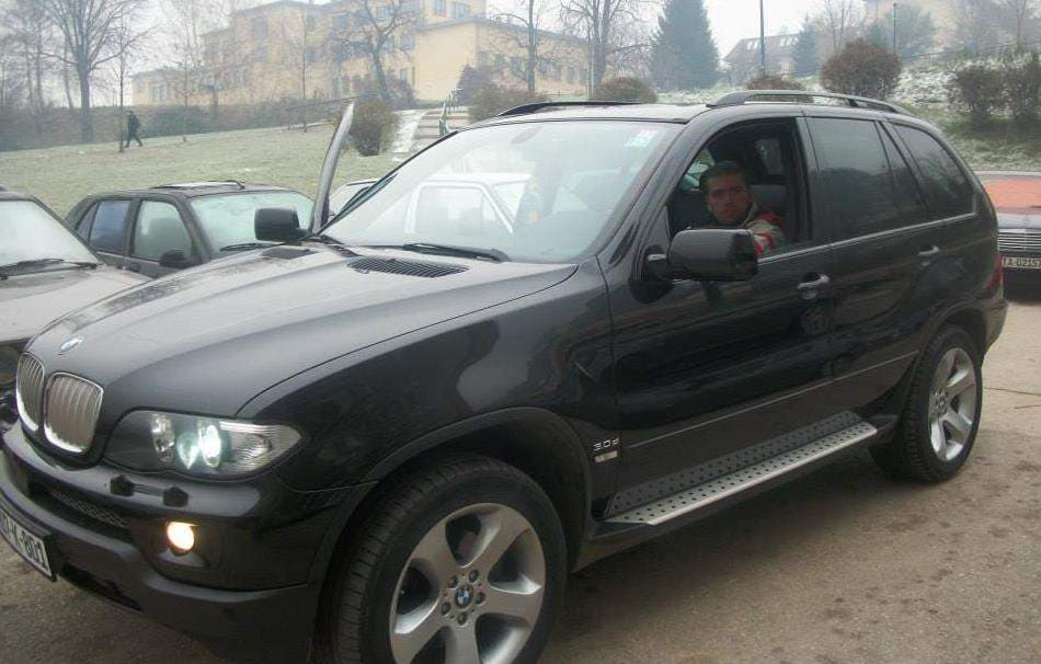 Zapaljen BMW X5 Edisa Bunara