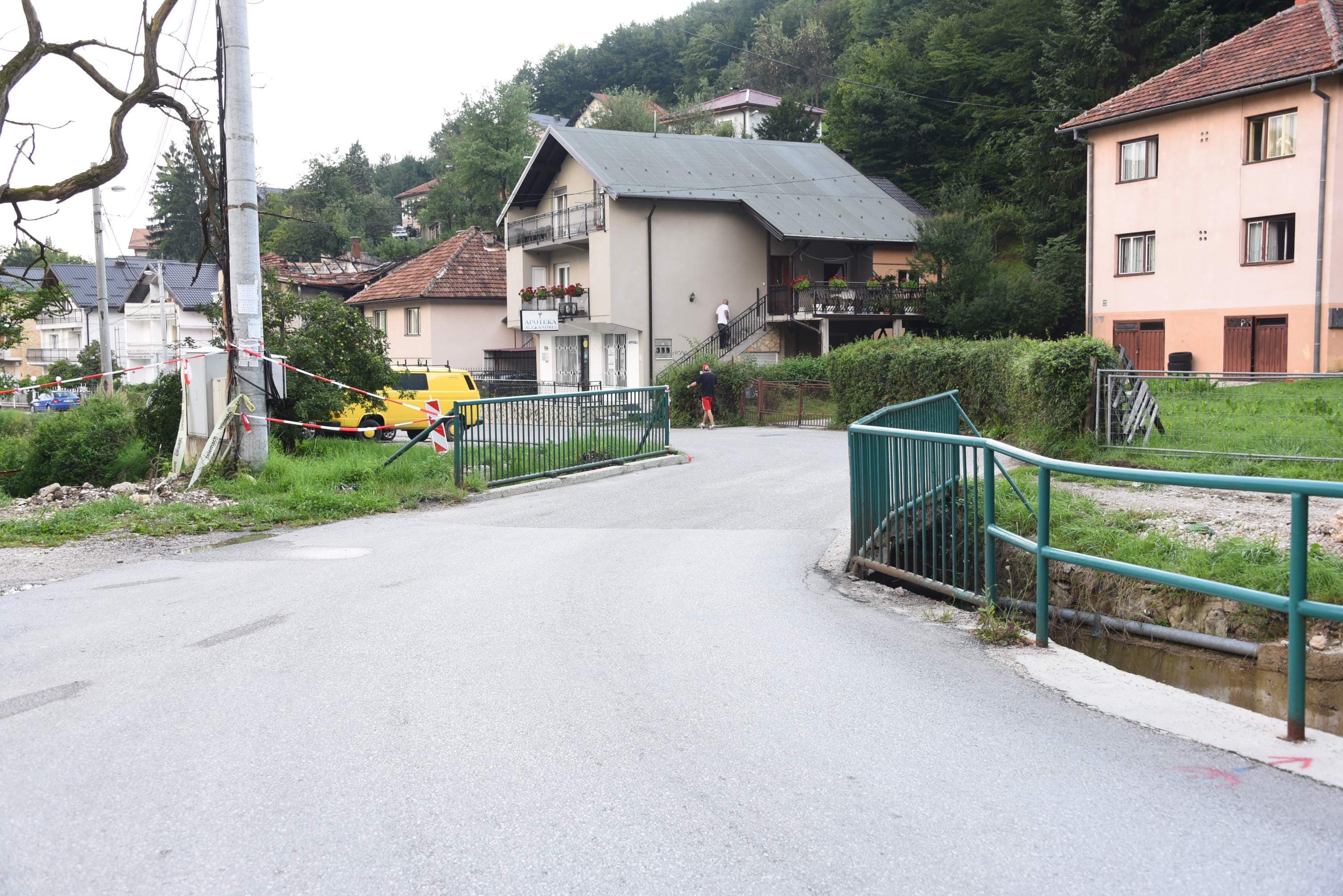 Pretukli policajca zbog prvenstva prolaza