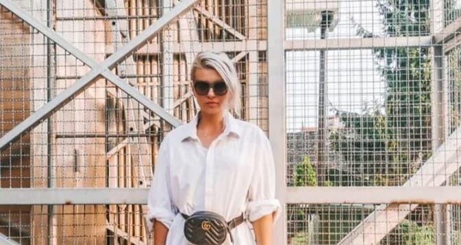 Ella Dvornik obukla samo mušku košulju i pozirala za Instagram
