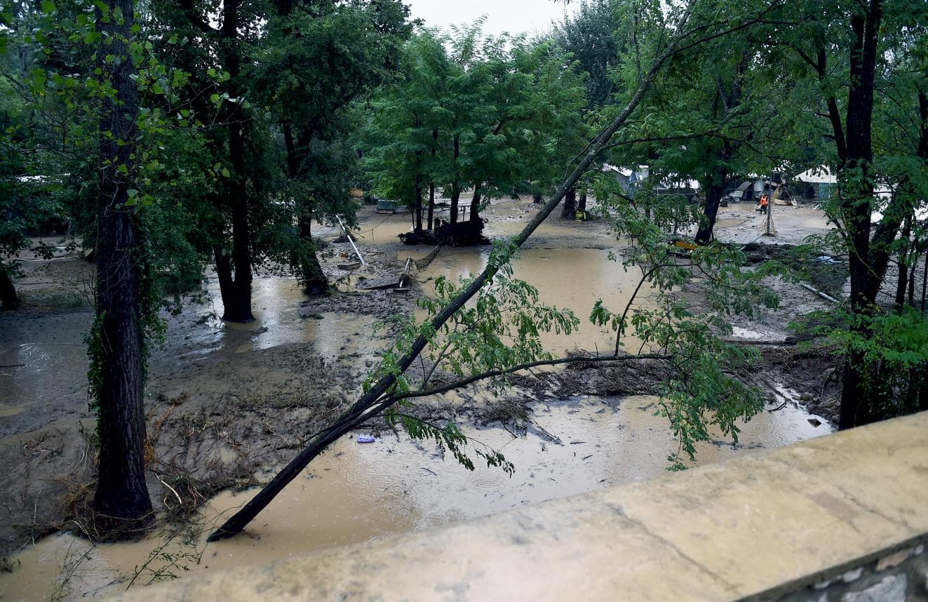 Poplave u južnoj Francuskoj uništile turističke objekte, evakuirano 1.600 ljudi