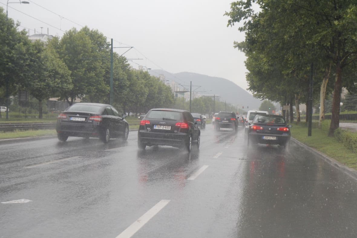 Još jedan pljusak protutnjao Sarajevom