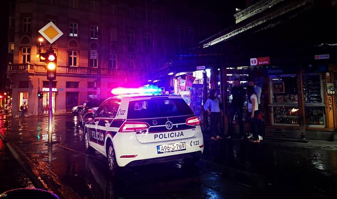 Saobraćajna nesreća kod Katedrale u Sarajevu, na vozilima pričinjena materijalna šteta