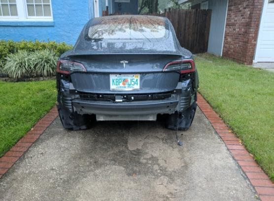 Razočarani vlasnici: Tesla Model 3 se na kiši raspada