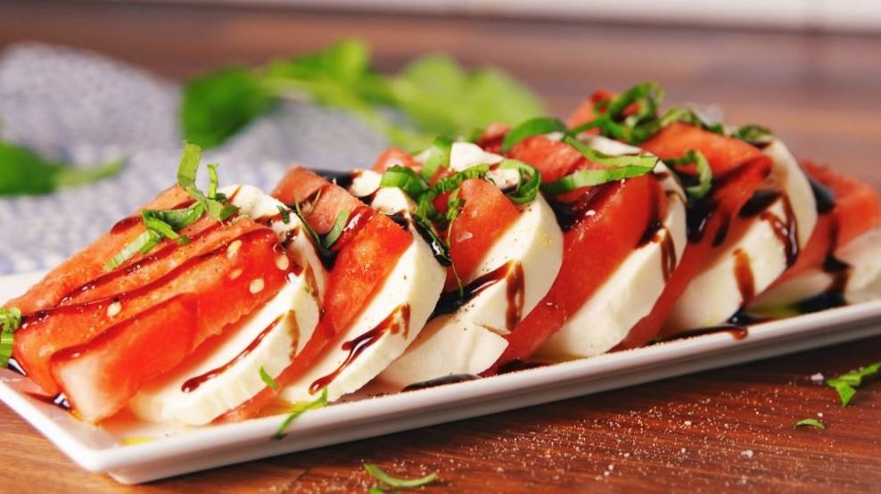 Caprese salata