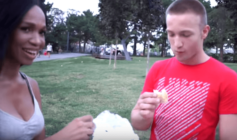 Amerikanka napravila burek, pogledajte kako su reagirali Bosanci i Srbijanci kad su ga probali