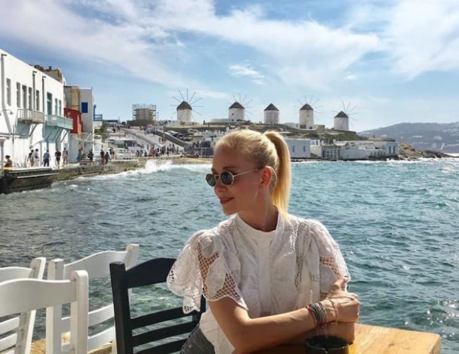 Jelena Rozga raspametila fanove novom fotografijom: U prvi plan istakla stražnjicu u bikiniju