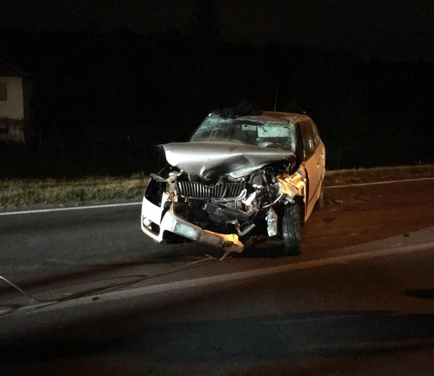 Teška saobraćajna nesreća kod Tuzle: Od siline udara ispao motor iz Škode