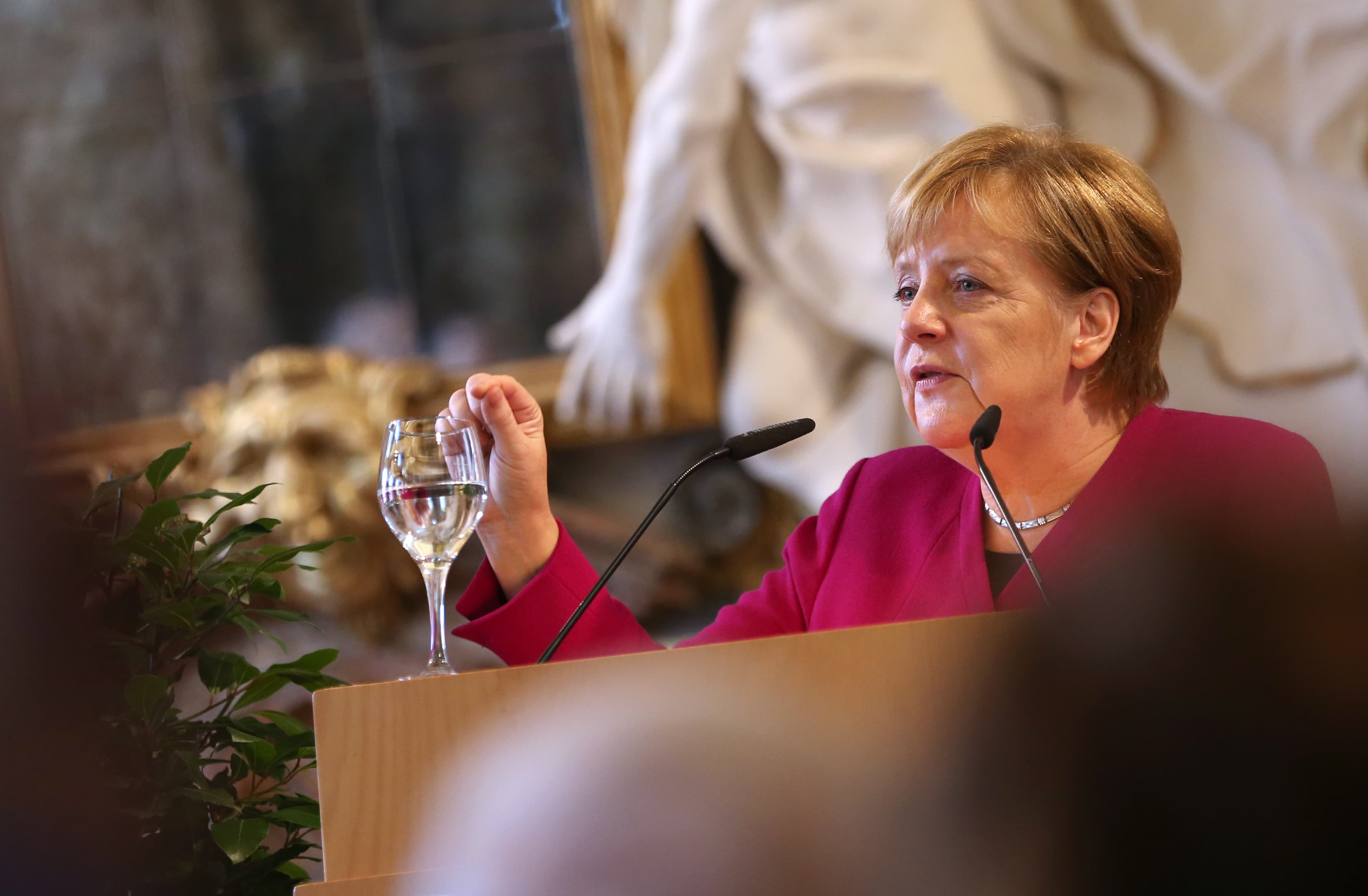 Merkel: Bilo bi opasno uništiti UN