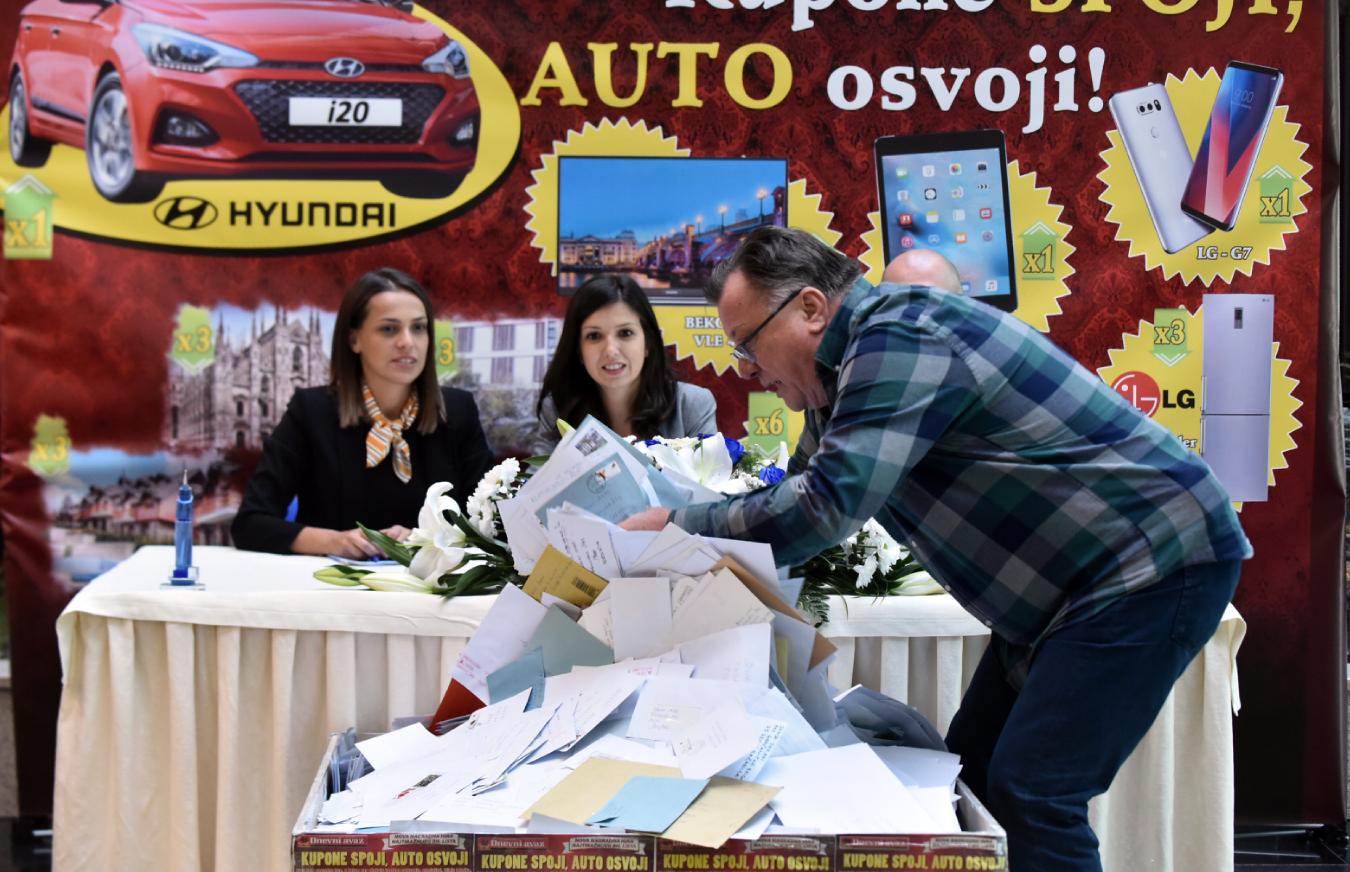 Halid Bešlić izvukao dobitnike prvog kola nagradne igre, sutra u "Dnevnom avazu" imena