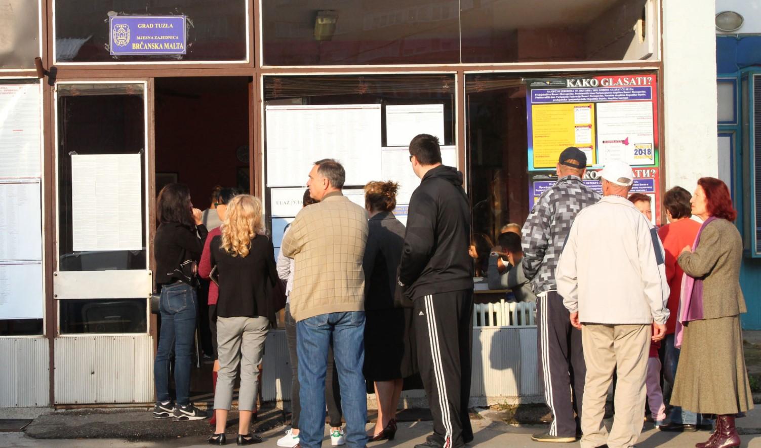 Tuzla: Kasnilo se s otvaranjem biračkih mjesta
