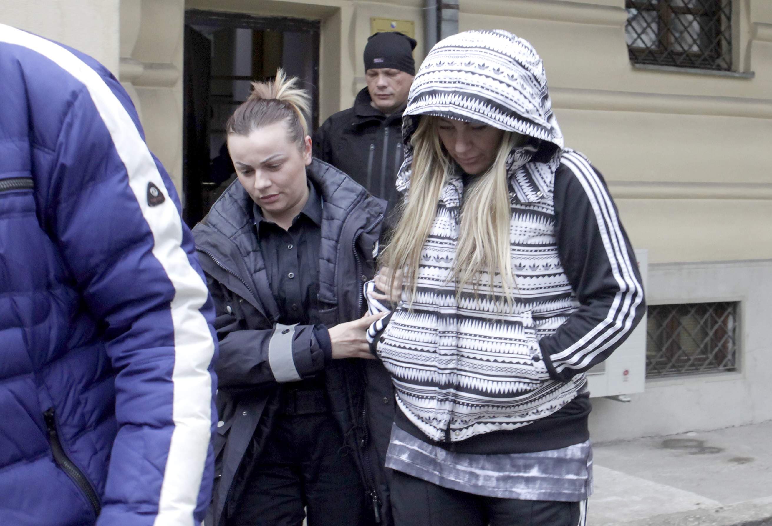 Emina Arnautović ranjena u sačekuši ispred garaža
