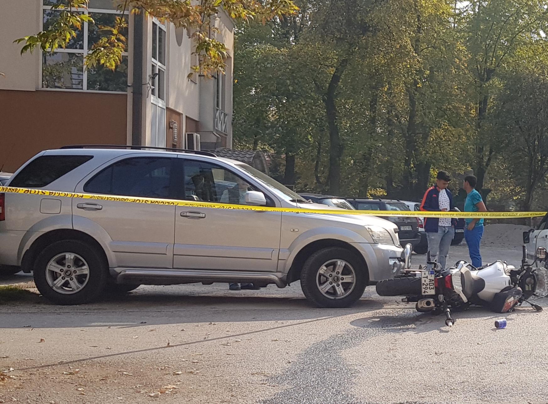 Udes u Zenici, motociklista povrijeđen i prevezen u bolnicu