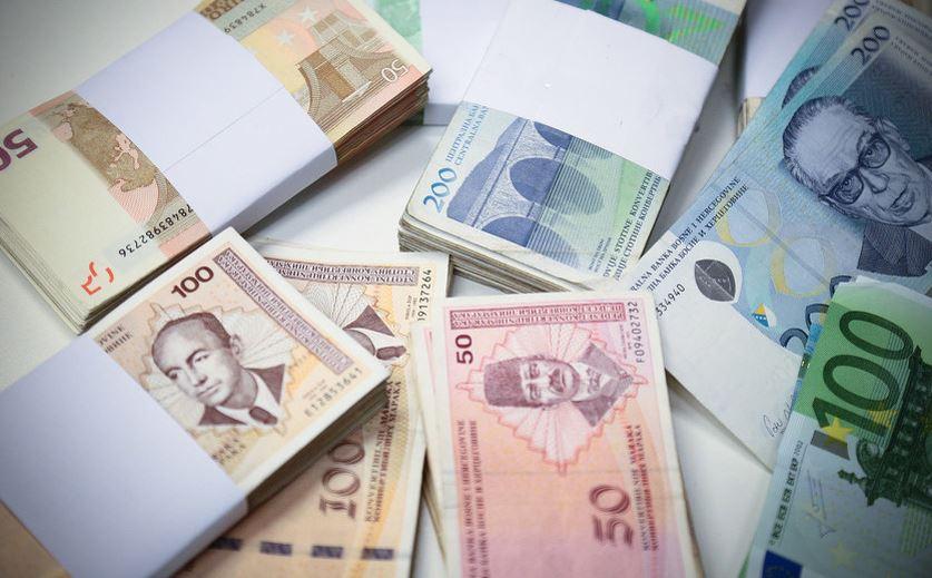 Banke iz FBiH plasirale u RS 1,3 milijarde KM kredita
