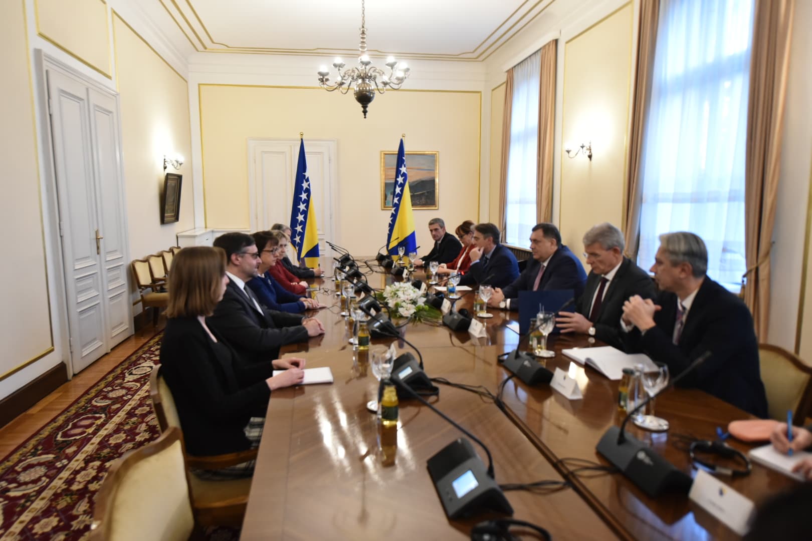 Dodik, Komšić i Džaferović održali sastanak s Palmerom i Kormak