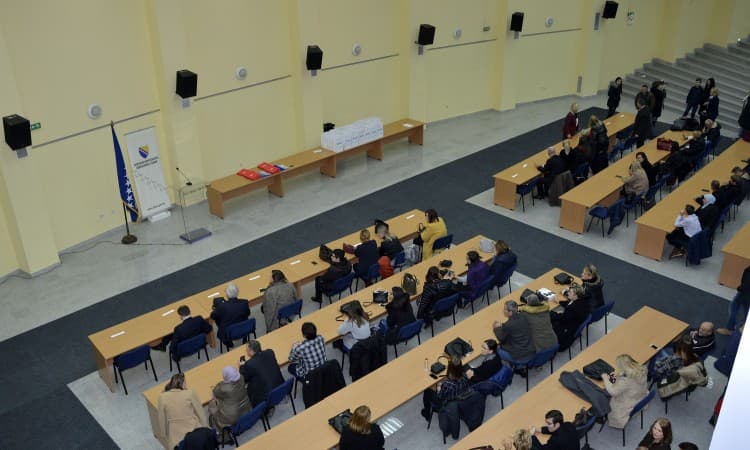 Nagrađeni najbolji učenici osnovnih i srednjih škola u FBiH