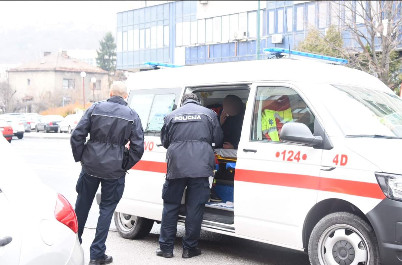 Incident usred bijela dana u centru Sarajeva: Mladiću razbijen nos