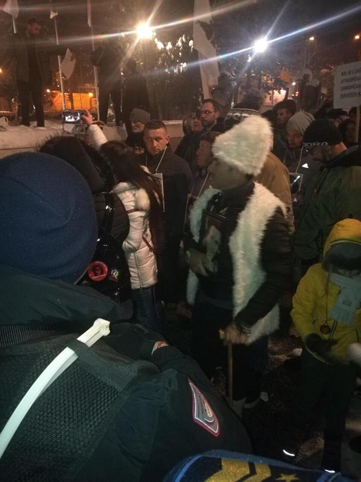 Davor Dragičević na protestima "Pravda za Davida" ispred NSRS poručio: Nećemo ministra ubicu