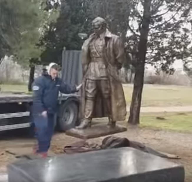 Podignut spomenik Josipu Brozu Titu u Podgorici