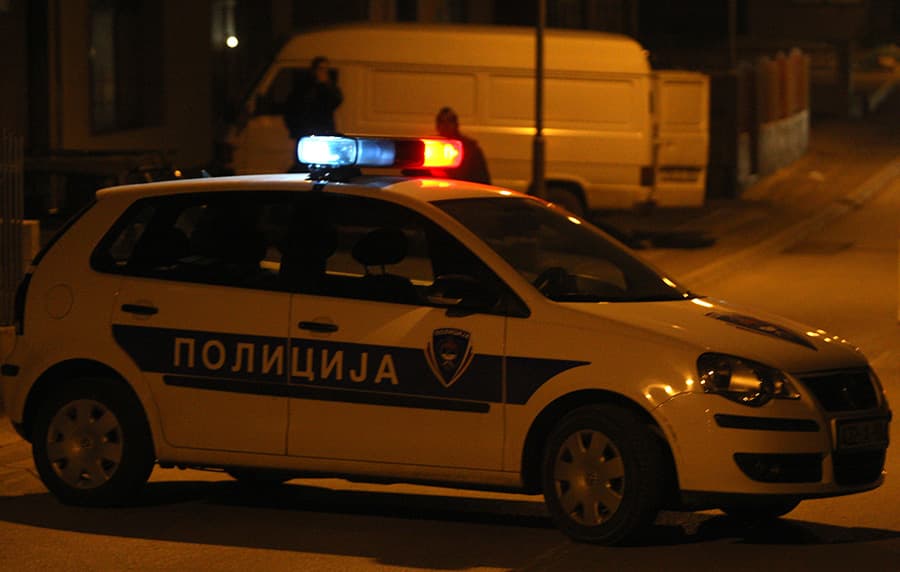 Dvojica osumnjičena za podmetanje eksplozivne naprave u autopraonicu