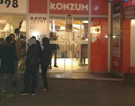 Bihać: Migrant skalpelom napao zaštitara u "Konzumu" pa pobjegao