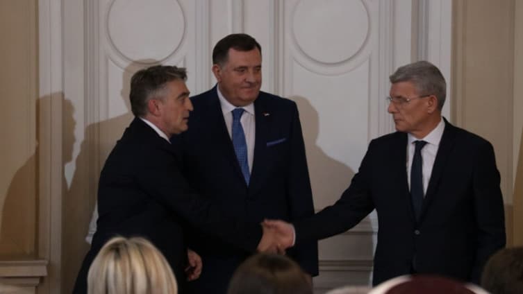U čemu se voze članovi Predsjedništva BiH: Dodik u Mercedesu, Komšić i Džaferović u Passatu