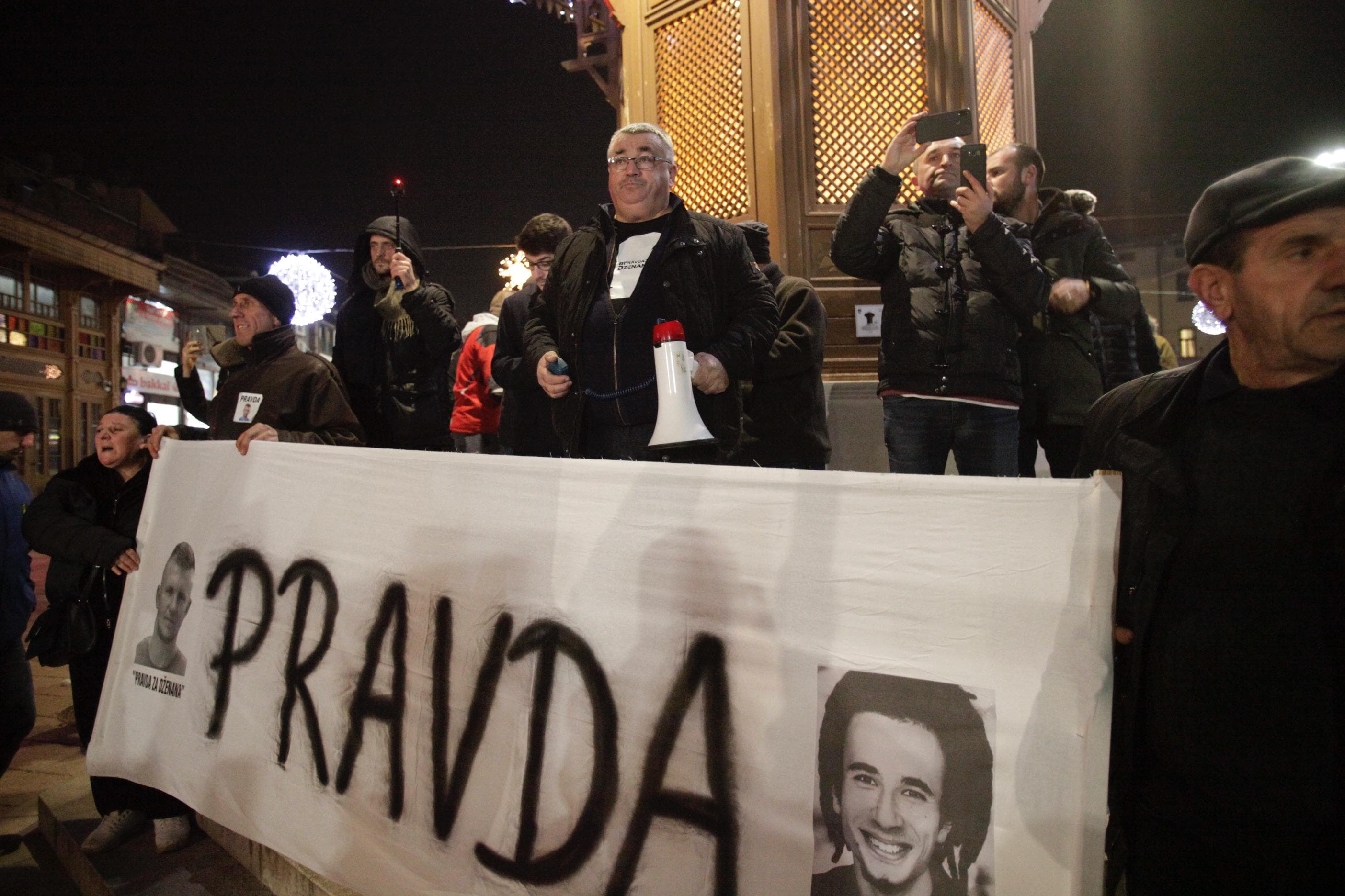 Protestna šetnja "Pravda za Dženana, Davida i našu djecu": Ubice dovesti pred lice pravde