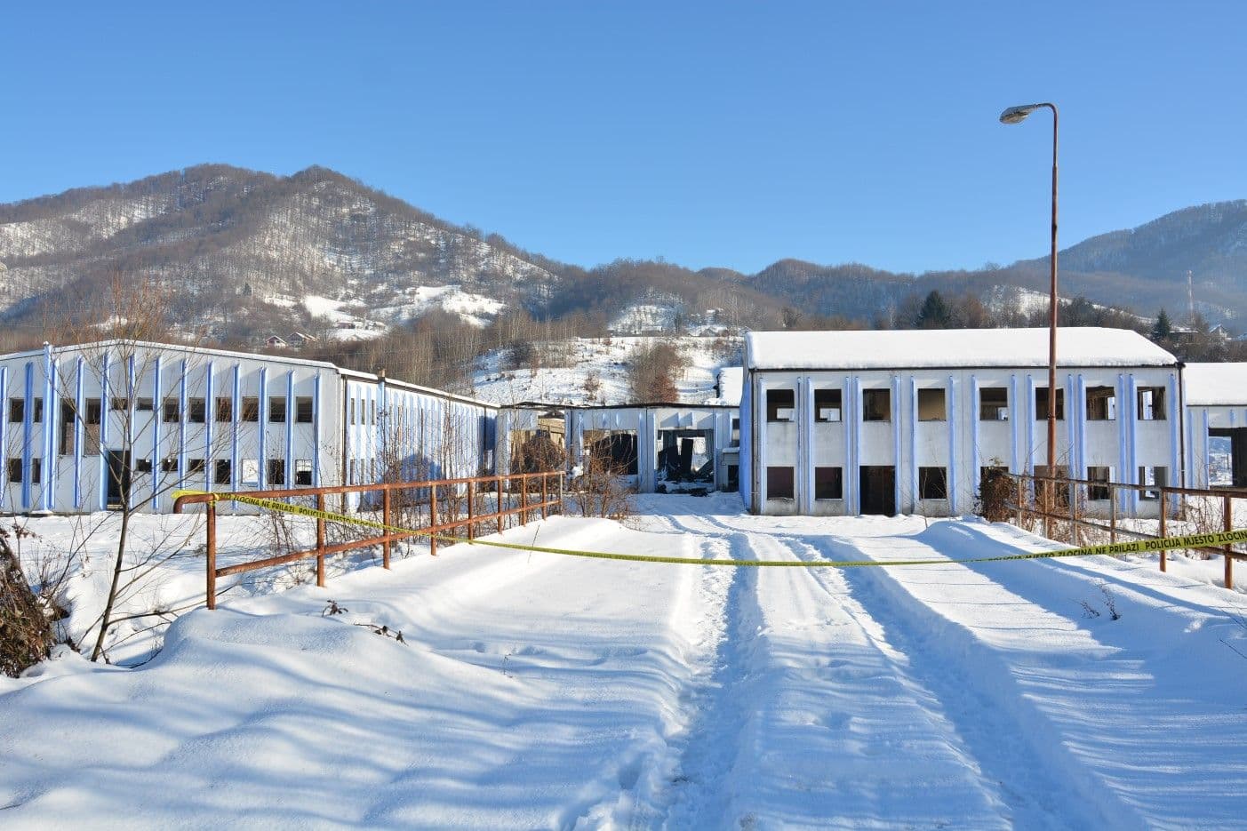 Snijeg srušio krov proizvodne hale u Potočarima