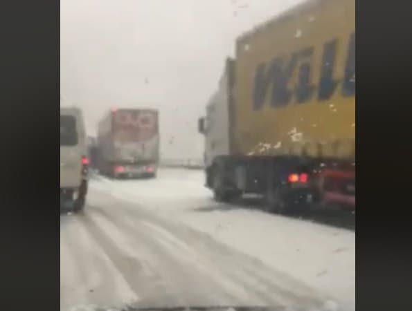 Kamion se popriječio u Donjoj Jablanici, saobraćaj obustavljen