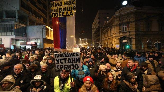 Novi protest u Beogradu, okupljeni poručili: Vučiću, dajte ostavku, bit ćemo Vam iznimno zahvalni