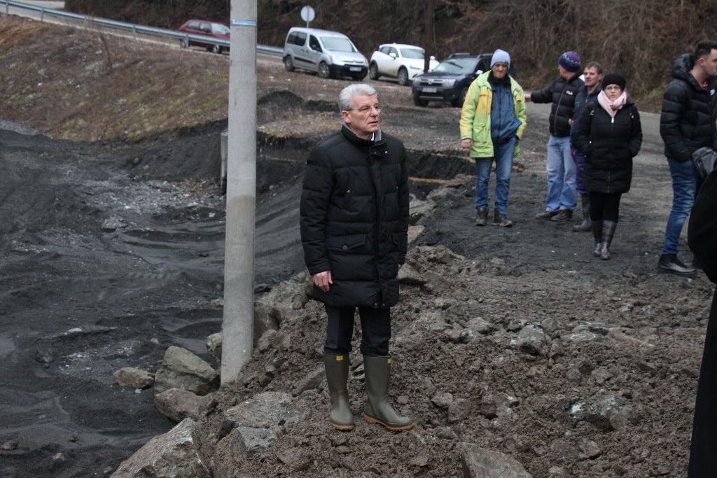 Džaferović u Topčić Polju: Sada je najvažnije pomoći ljudima da se vrate normalnom životu