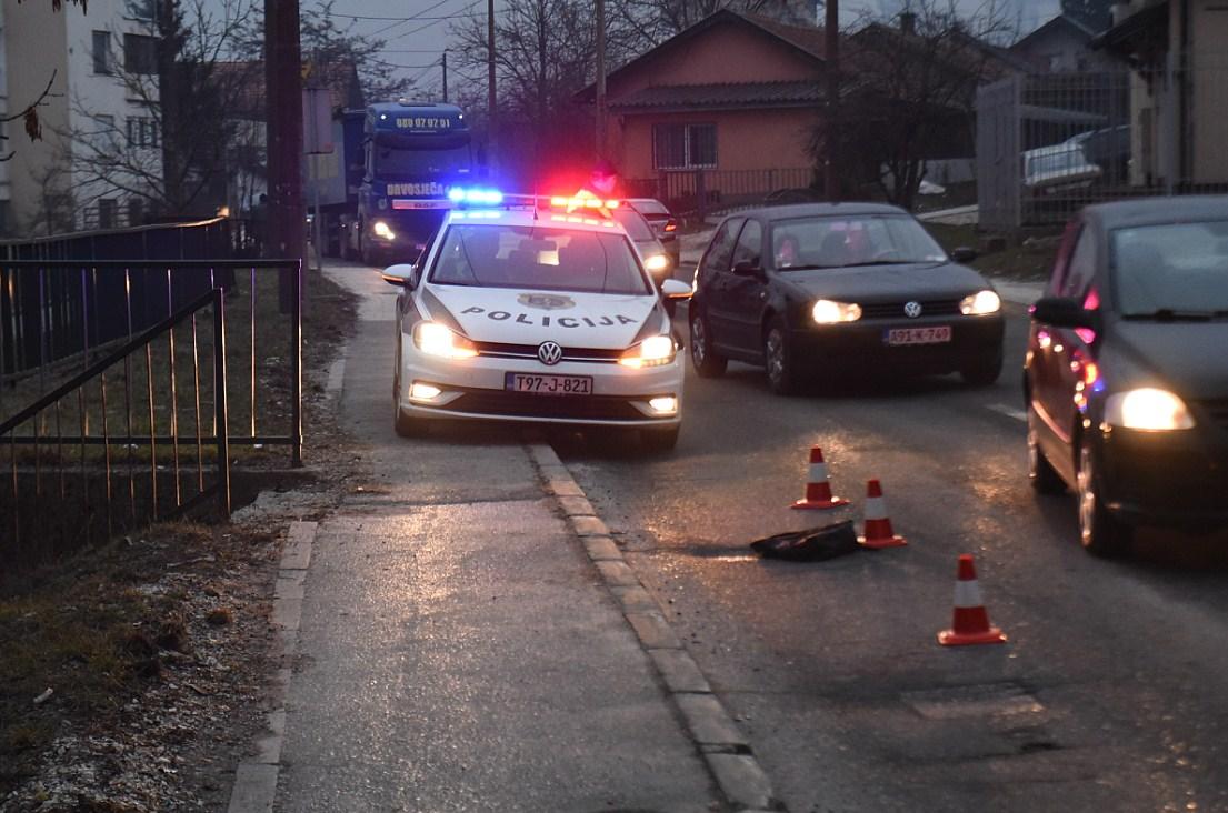 Tučnjava u naselju Švrakino Selo, jedna osoba povrijeđena i prevezena u bolnicu
