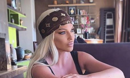Jelena Karleuša poručila: Sram vas bilo, imate li majke, sestre, žene, kćerke