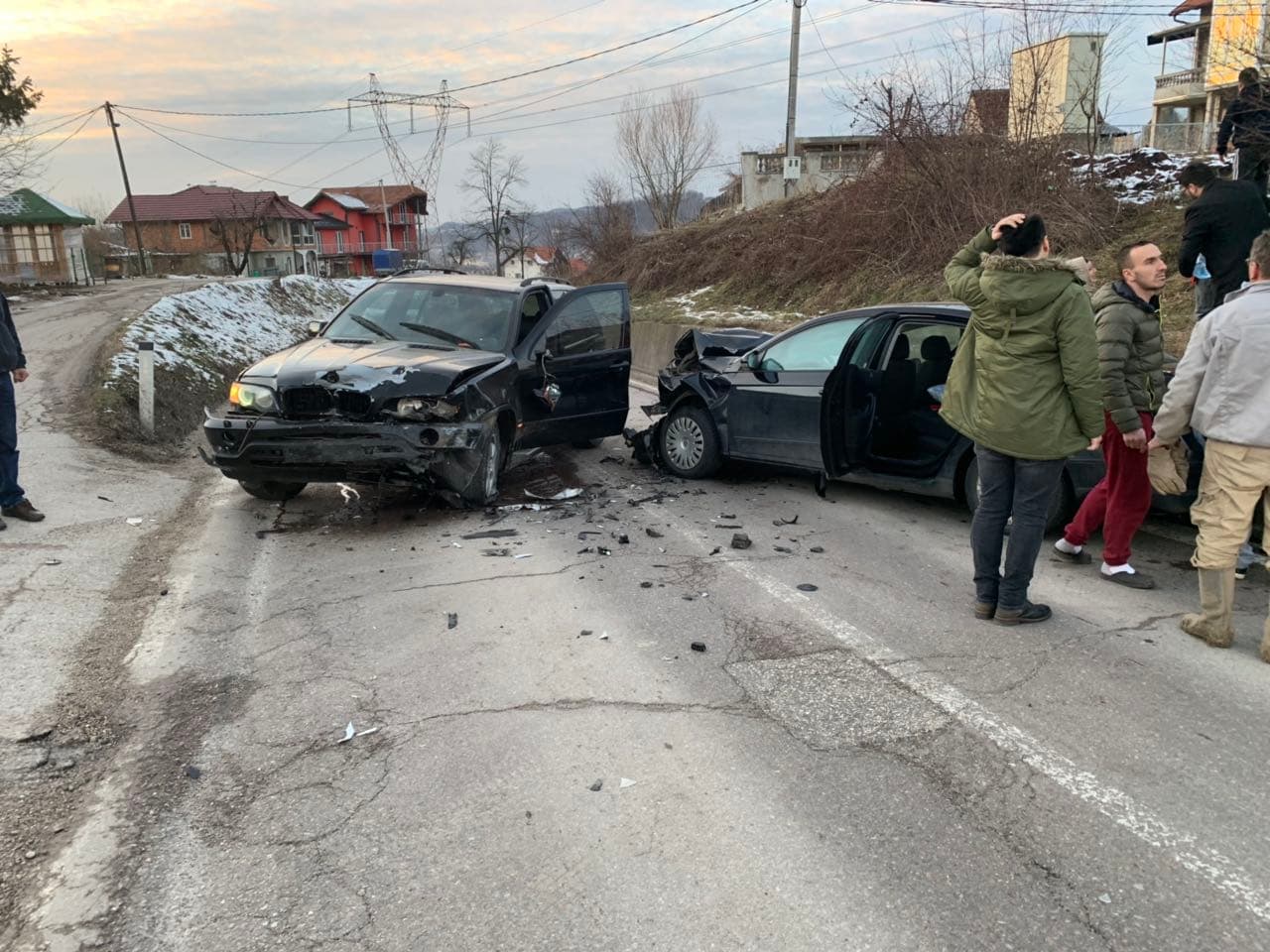 Četvero povrijeđenih u sudaru kod Tuzle