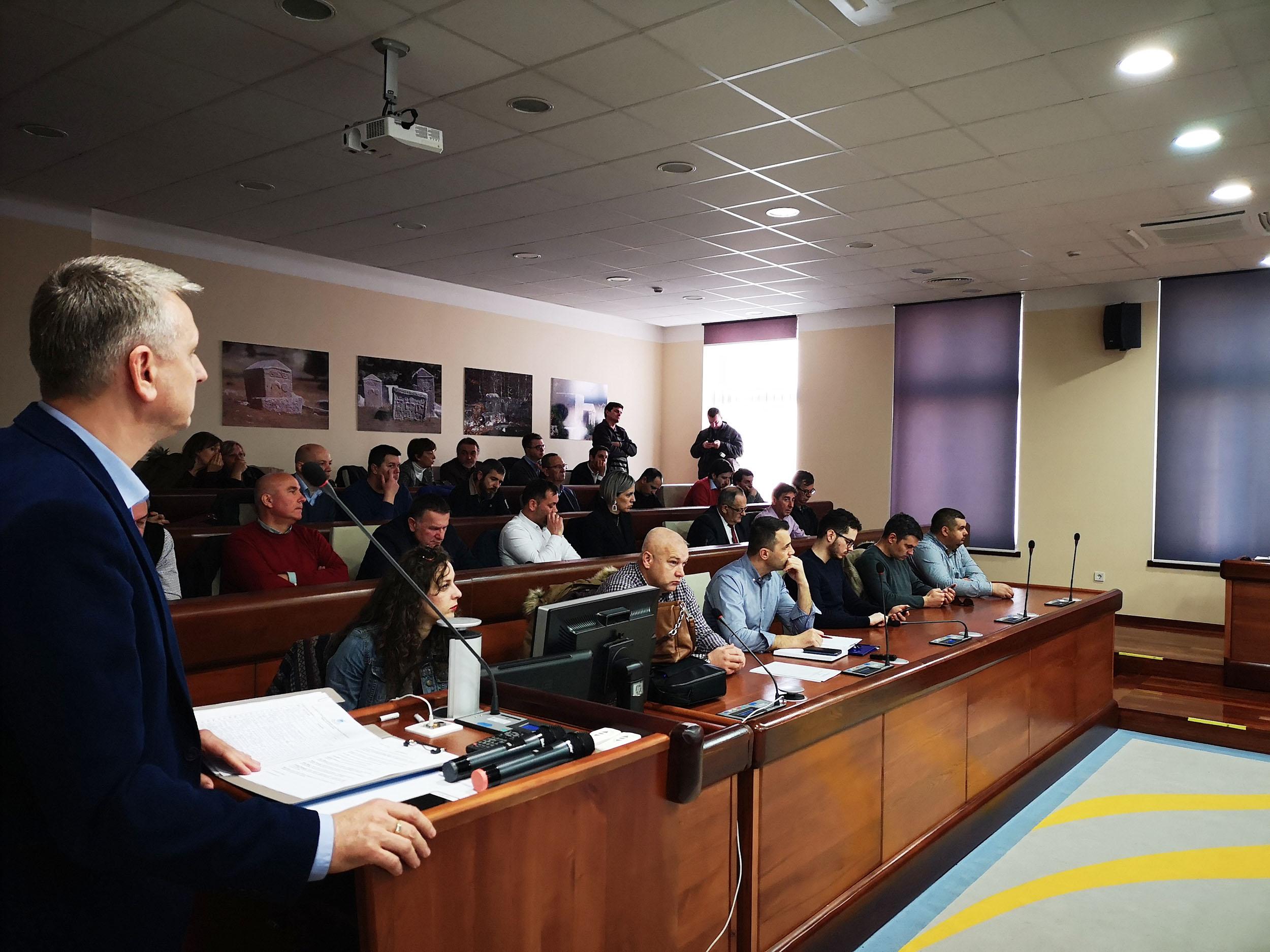 Potrebe ogromne, a u gradskoj kasi samo 57 miliona KM