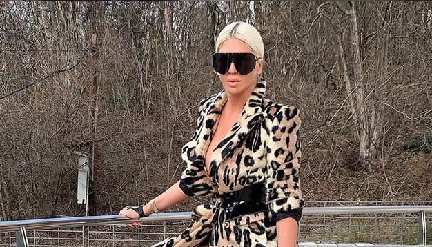 Jelena Karleuša pokazala bujne grudi