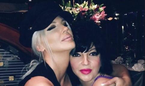 Jelena Karleuša u rijetko viđenom izdanju: Blijeda, jedva stoji na nogama
