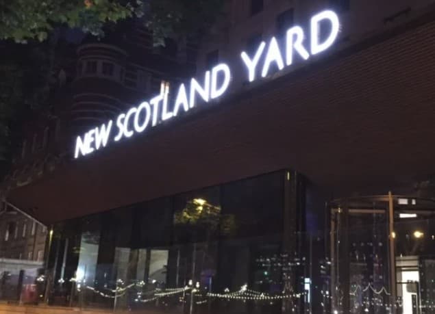 Džamija u centru Londona blokirana nakon što je pronađen muškarac sa ubodnim ranama