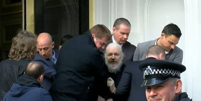 Oglasio se portparol Tereze Mej: London nije lobirao za ukidanje azila Asanžu